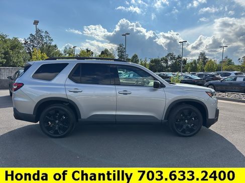 Used 2026 Honda Pilot Black Edition image 8