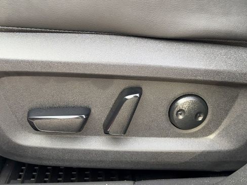 Used 2025 Nissan Rogue Platinum w/ Platinum Premium Package image 19