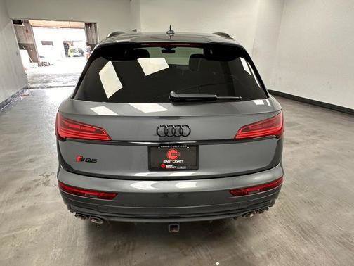 Used 2023 Audi SQ5 Prestige w/ Prestige Package AWD/4WD image 4