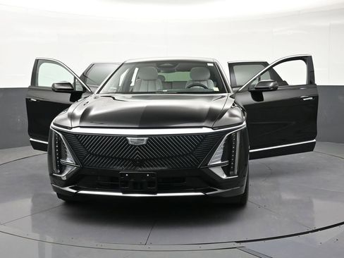 Used 2025 Cadillac Lyriq Luxury AWD/4WD image 37