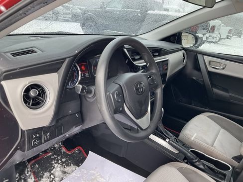 Used 2018 Toyota Corolla LE image 10