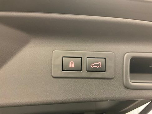 Used 2025 Subaru Forester Limited w/ Popular Package #1 AWD/4WD image 32