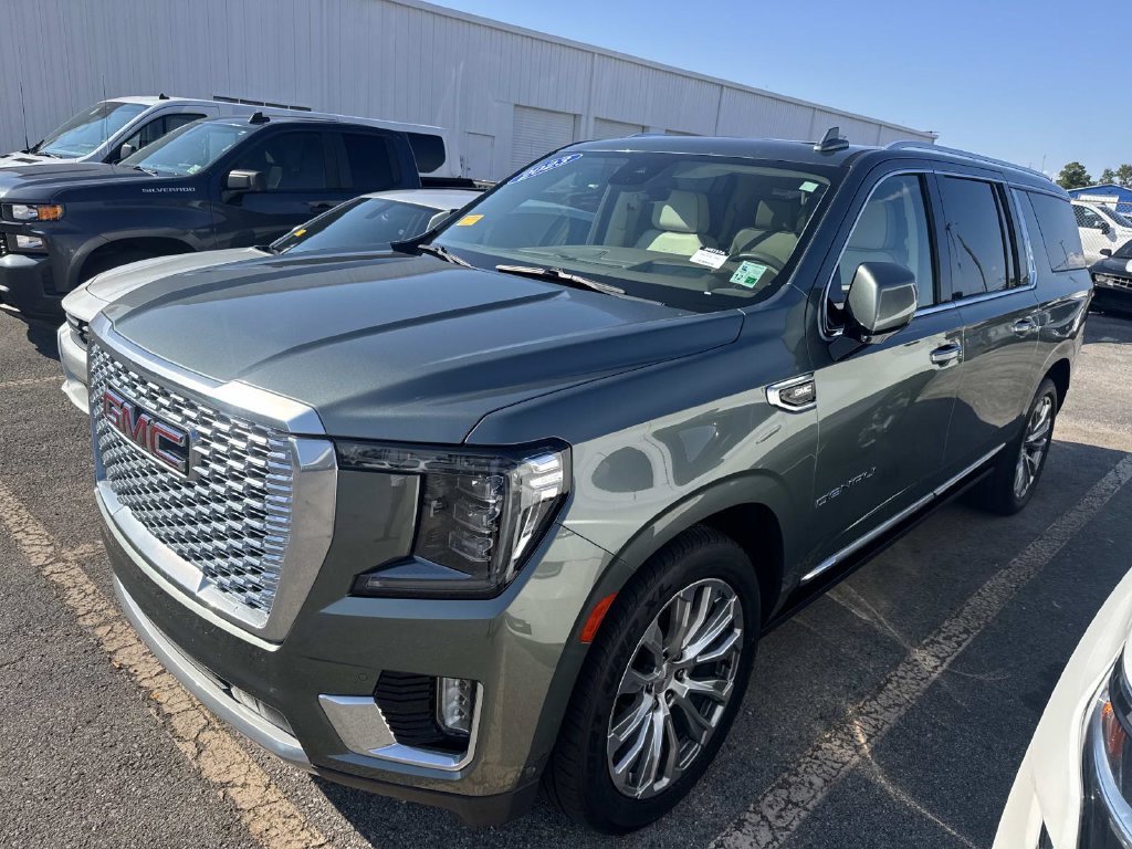 Used 2023 GMC Yukon XL Denali w/ Denali Reserve Package RWD image 6