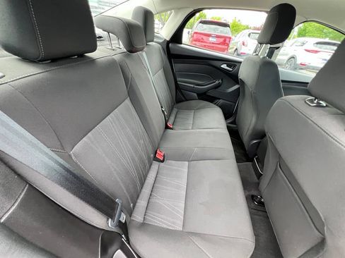 Used 2018 Ford Focus SE FWD image 23