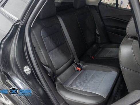 Used 2025 Chevrolet Trax LT w/ Driver Confidence Package FWD image 35