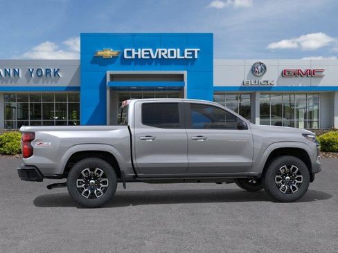 Used 2026 Chevrolet Colorado Z71 w/ Technology Package AWD/4WD image 5