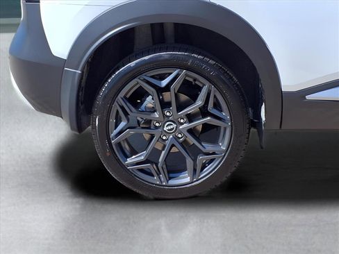 New 2026 Nissan Kicks SR w/ SR Premium Package image 9