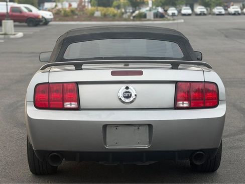 Used 2009 Ford Mustang GT RWD image 7
