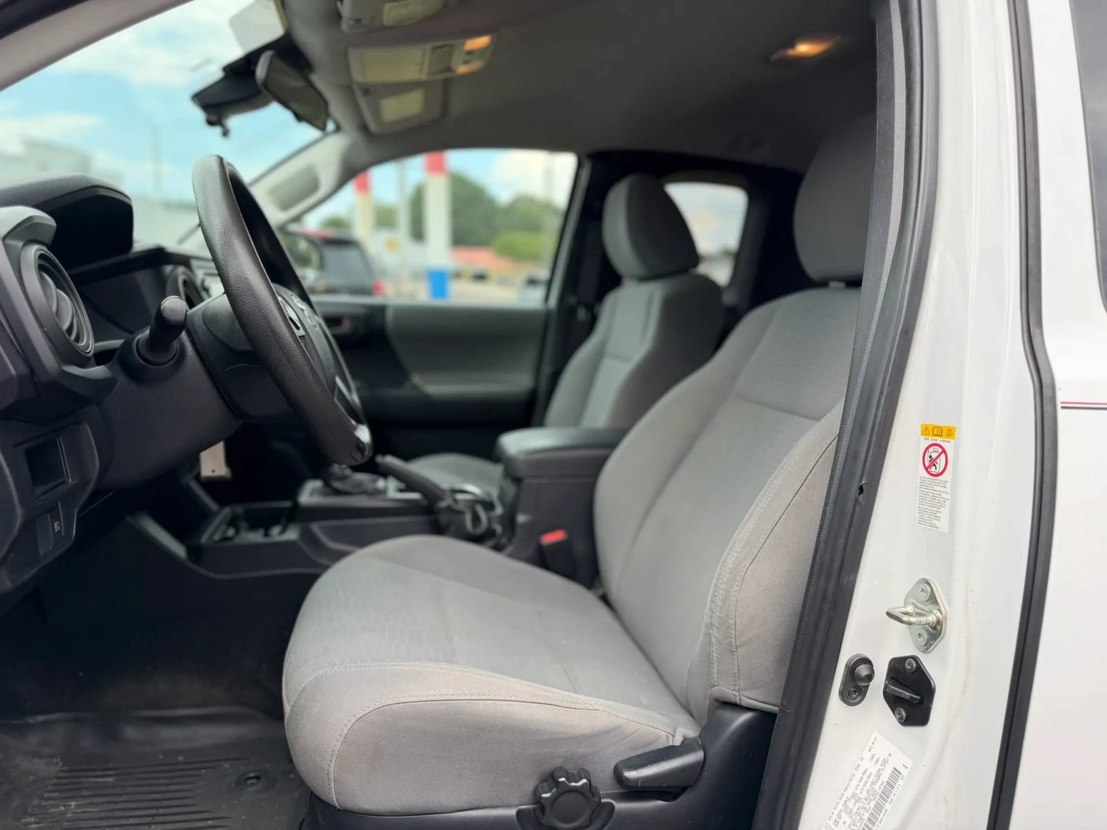 Used 2019 Toyota Tacoma SR AWD/4WD image 9