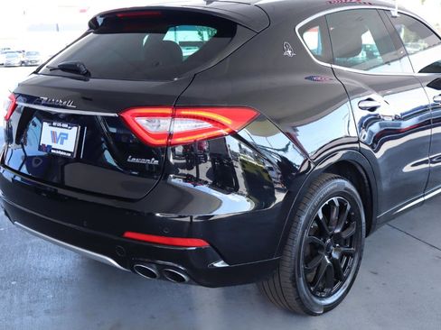 Used 2017 Maserati Levante w/ Luxury Package image 7