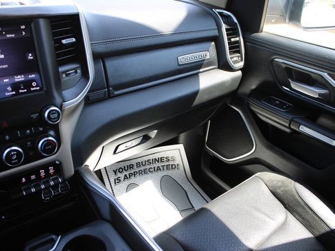 Used 2019 RAM 1500 Laramie AWD/4WD image 17