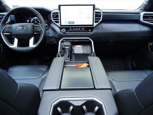 Used 2024 Toyota Sequoia Platinum AWD/4WD image 31