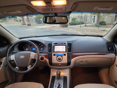 Used 2010 Hyundai Veracruz Limited w/ Navigation Pkg 3 image 9