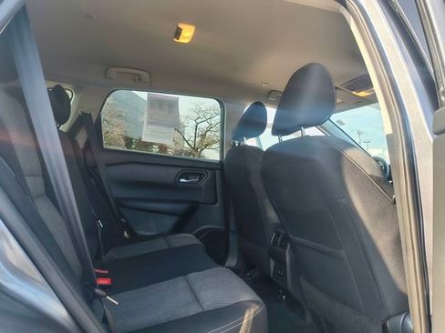 Used 2024 Nissan Rogue SV image 24