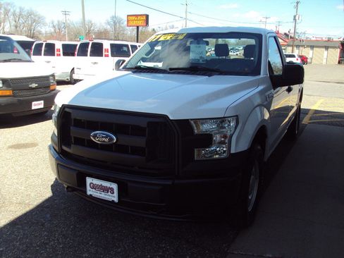 Used 2017 Ford F150 XL w/ Equipment Group 101A Mid image 4