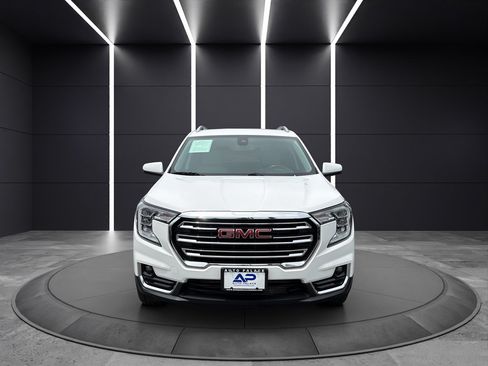 Used 2022 GMC Terrain SLT AWD/4WD image 2