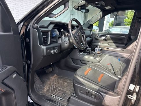 Used 2022 GMC Sierra 1500 AT4 w/ AT4 Premium Package AWD/4WD image 11