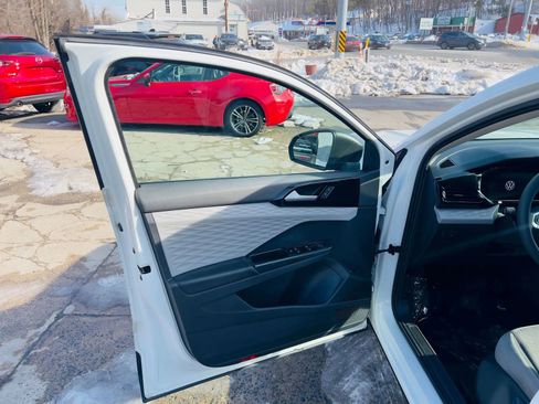 Used 2022 Volkswagen Taos S image 23