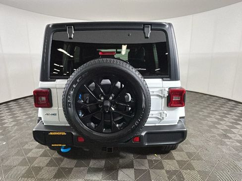 Used 2023 Jeep Wrangler Unlimited Sahara w/ Cold Weather Group AWD/4WD image 4