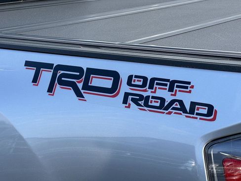 Used 2021 Toyota Tacoma TRD Off-Road image 10