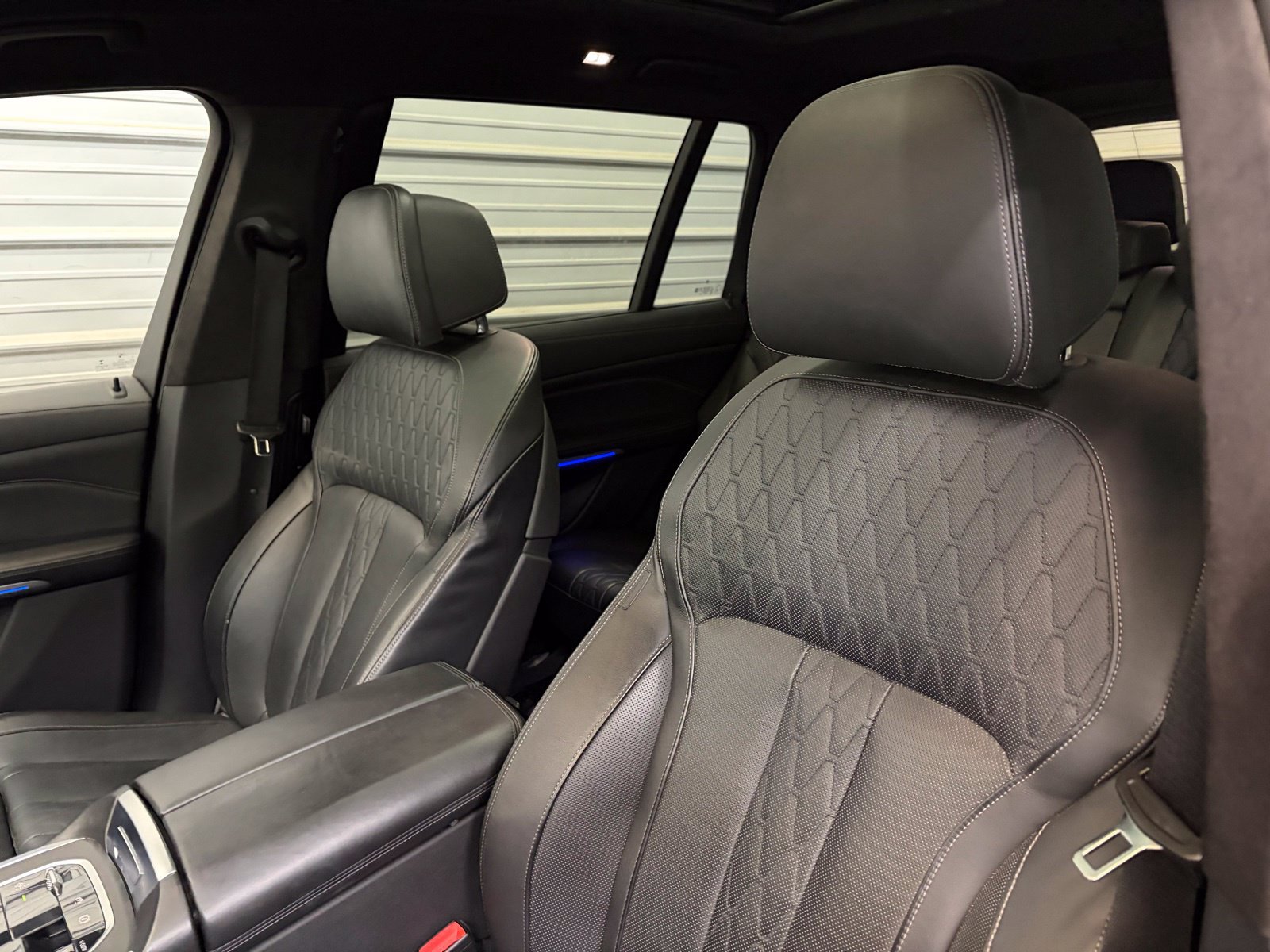Used 2021 BMW X7 M50i AWD/4WD image 13