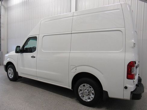 Used 2021 Nissan NV 2500 SV RWD image 2