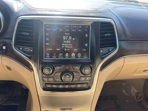Used 2016 Jeep Grand Cherokee Overland w/ Advanced Technology Group AWD/4WD image 15
