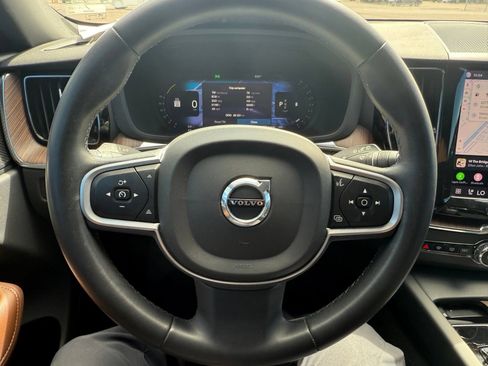 Used 2022 Volvo XC60 B5 Momentum w/ Advanced Package AWD/4WD image 18