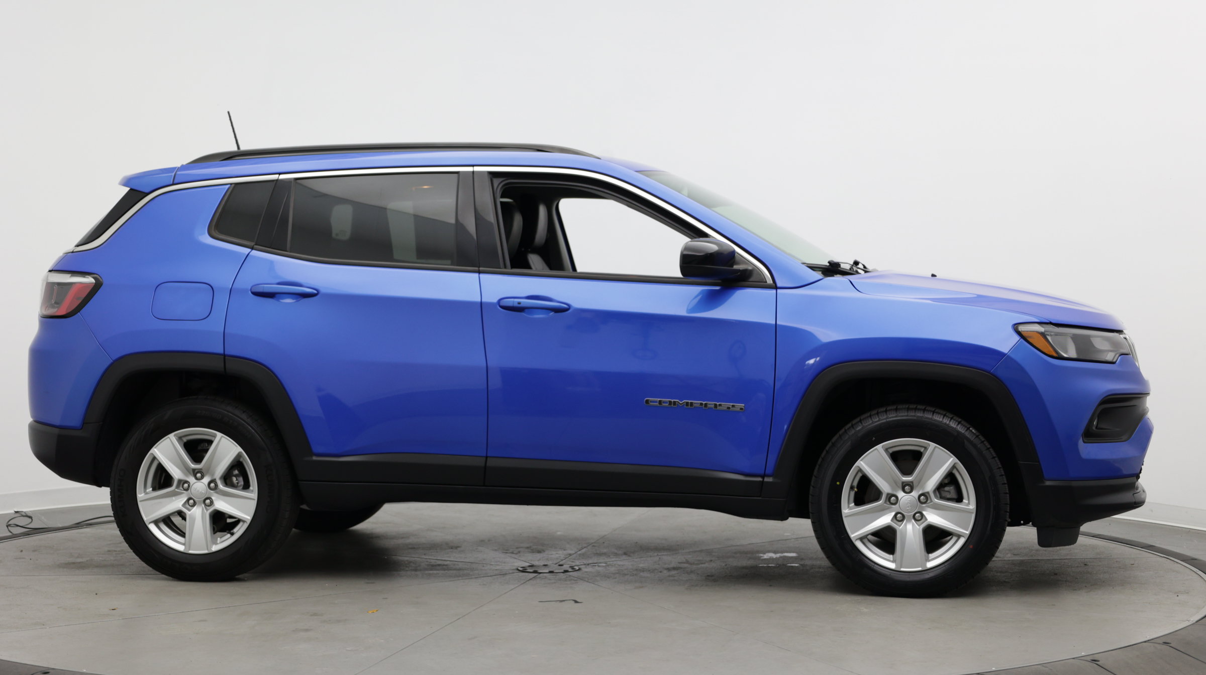 Used 2022 Jeep Compass Latitude AWD/4WD image 7