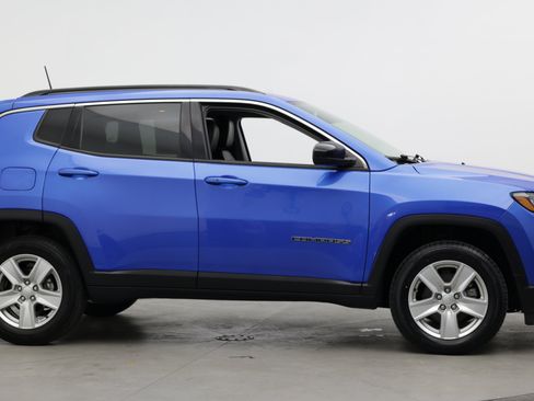 Used 2022 Jeep Compass Latitude AWD/4WD image 7