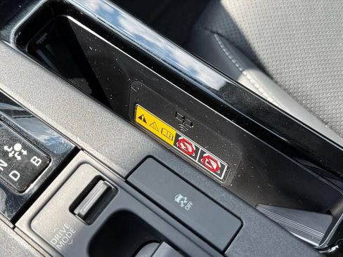 Certified 2023 Toyota Prius XLE FWD image 25
