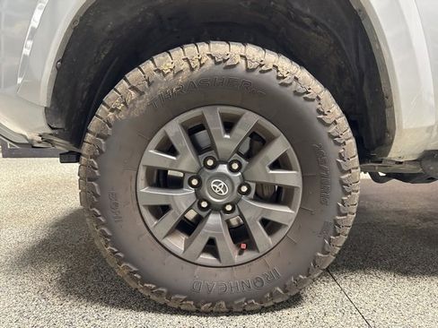 Used 2021 Toyota Tacoma SR5 image 3