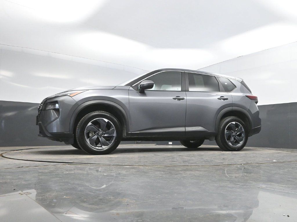 Used 2024 Nissan Rogue SV FWD image 31