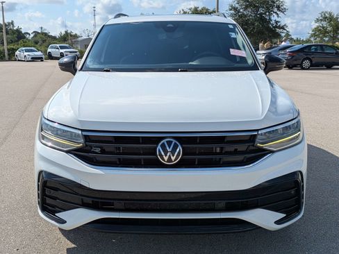 Used 2022 Volkswagen Tiguan SE R-Line FWD image 3