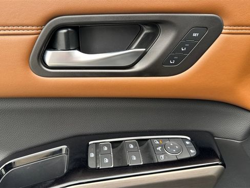 Used 2024 Nissan Pathfinder Platinum w/ Cargo Package image 11