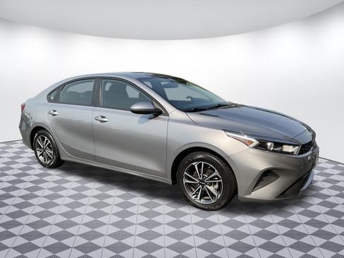 Used 2024 Kia Forte LXS image 1