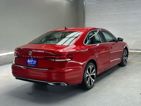 Used 2022 Volkswagen Passat 2.0T SE FWD image 7
