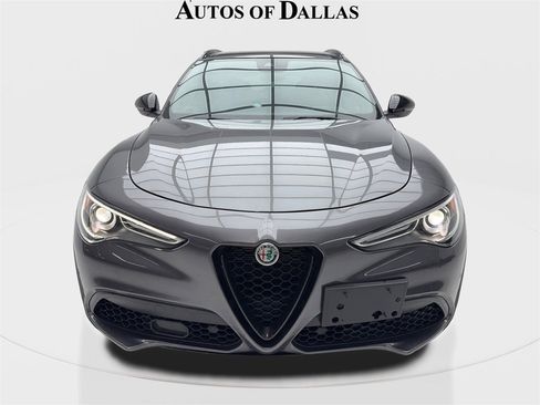 Used 2022 Alfa Romeo Stelvio Veloce image 4