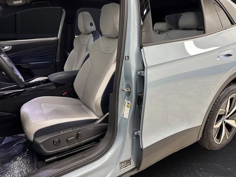 Used 2024 Volkswagen ID.4 Pro S image 4