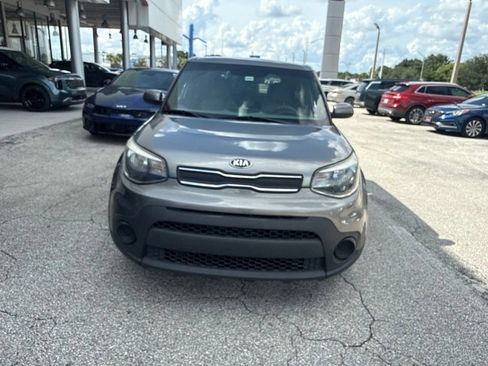 Used 2019 Kia Soul FWD image 2