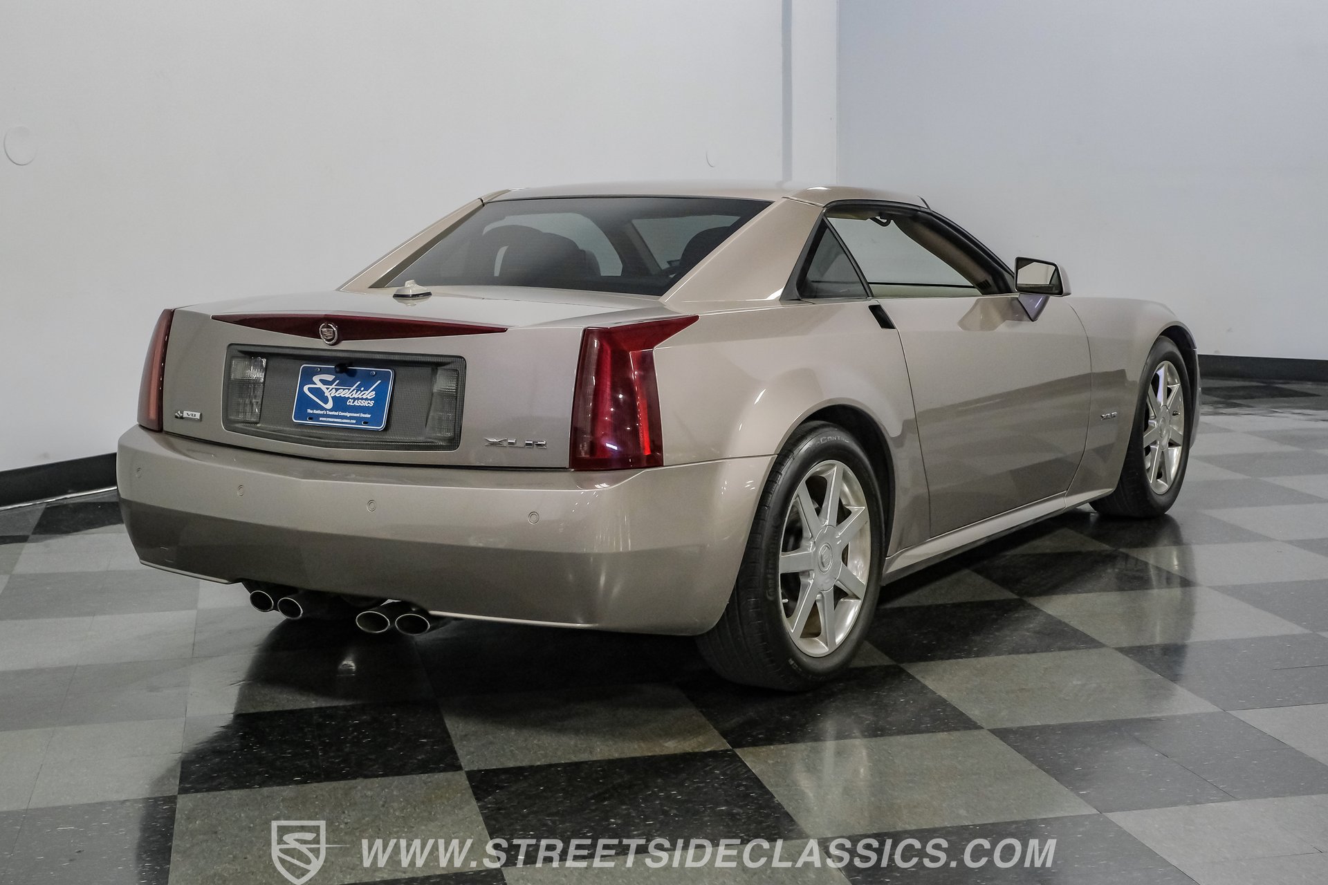 Used 2005 Cadillac XLR RWD image 25