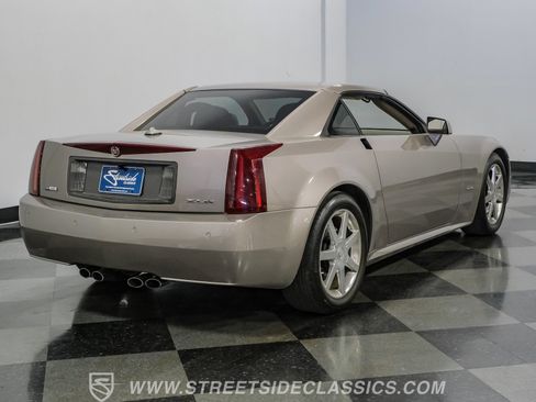 Used 2005 Cadillac XLR RWD image 25
