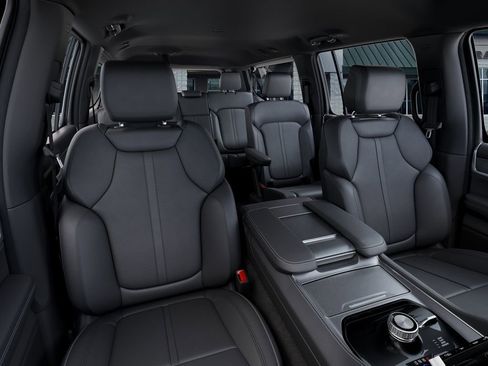 New 2026 Jeep Grand Wagoneer L Limited AWD/4WD image 18