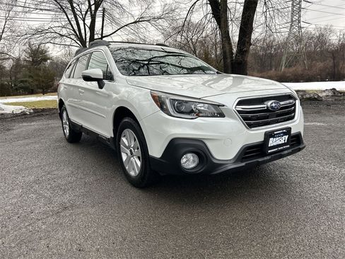 Used 2019 Subaru Outback 2.5i Premium image 2