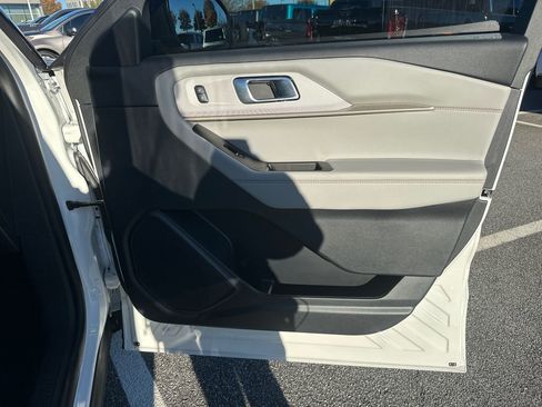 New 2025 Ford Explorer Active w/ Active Comfort Package image 37