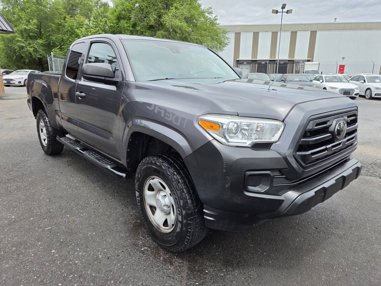 Used 2019 Toyota Tacoma SR AWD/4WD image 4