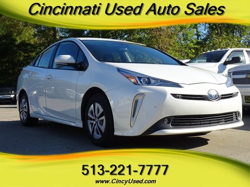 Used 2020 Toyota Prius LE AWD/4WD image 1