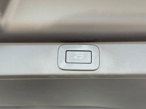 Used 2024 Land Rover Range Rover Long Wheelbase SE AWD/4WD image 40