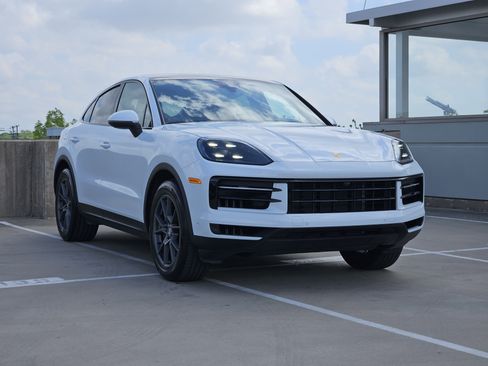 Certified 2026 Porsche Cayenne Coupe AWD/4WD image 10