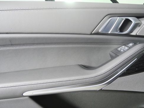 Used 2027 BMW X7 xDrive40i w/ M Sport Package AWD/4WD image 13